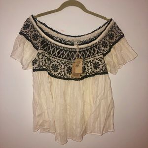 American Eagle off the shoulder blouse